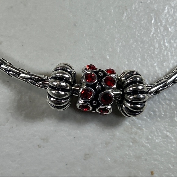 Lot of 2 Fashion Jewelry Bracelets Emerald Color on Silver/ Ruby Color on Silver - Picture 4 of 7